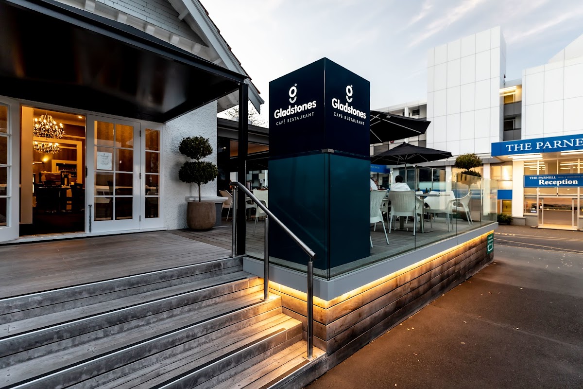 Gladstones Café Restaurant